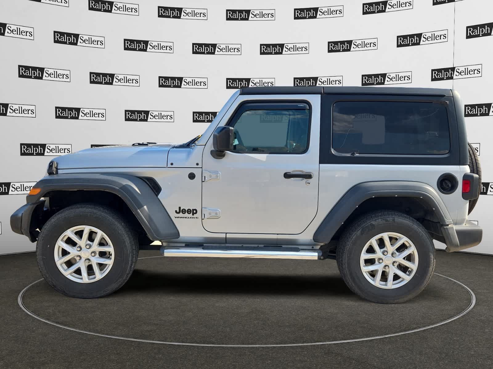 Used 2023 Jeep Wrangler Sport AWD/4WD image 3