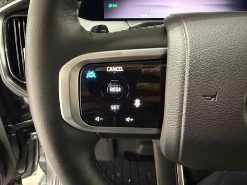 Used 2025 Nissan Armada SV image 15