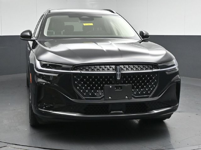 Certified 2026 Lincoln Nautilus Reserve w/ Jet Appearance Package AWD/4WD image 2