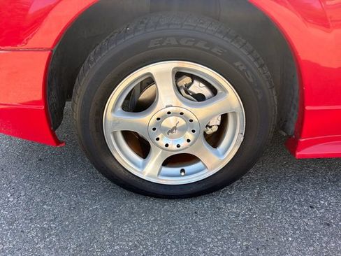 Used 2003 Ford Mustang Convertible RWD image 31