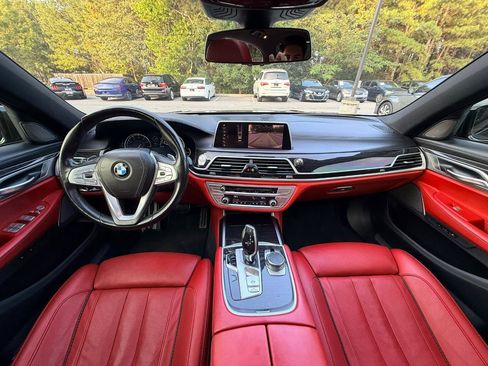 Used 2019 BMW 750i xDrive w/ M Sport Package AWD/4WD image 2