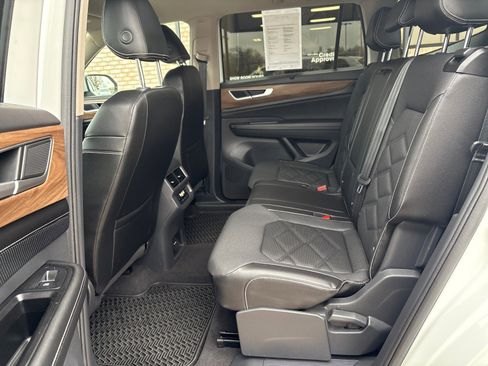 Used 2024 Volkswagen Atlas SE image 4