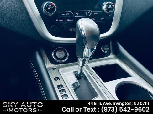 Used 2018 Nissan Murano SV w/ Premium Package image 16