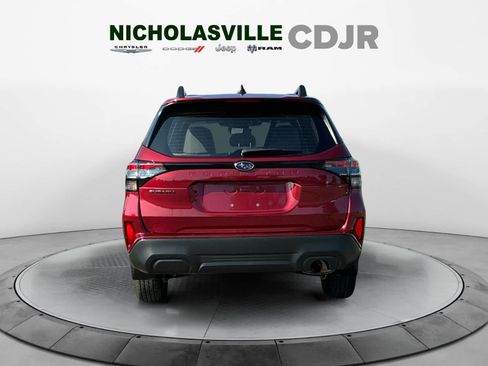 Used 2025 Subaru Forester AWD/4WD image 4