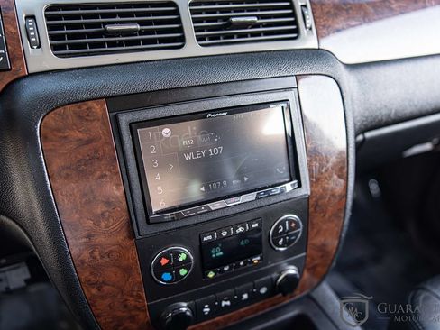 Used 2008 Chevrolet Suburban LT w/ LT Preferred Equipment Group AWD/4WD image 20