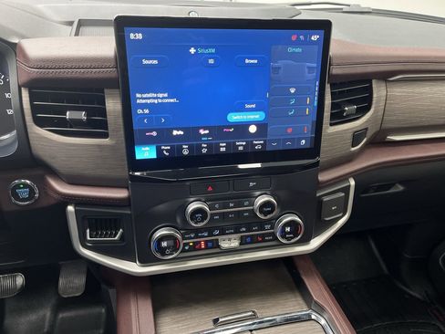 Used 2022 Ford Expedition Limited image 21