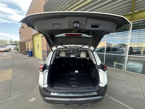 Used 2023 Nissan Rogue SL image 41