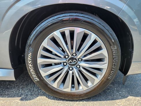 Certified 2025 INFINITI QX80 Sensory AWD/4WD image 7