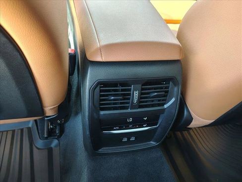 Certified 2024 BMW 330i Sedan w/ Convenience Package RWD image 17