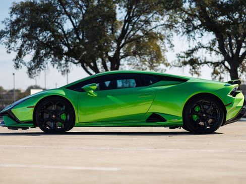 Used 2023 Lamborghini Huracan Tecnica image 12