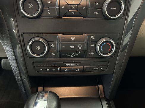 Used 2018 Ford Explorer 4WD image 15