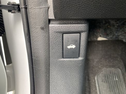 Certified 2023 Honda Accord LX image 32