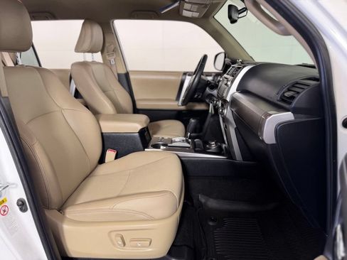 Used 2019 Toyota 4Runner SR5 Premium AWD/4WD image 38