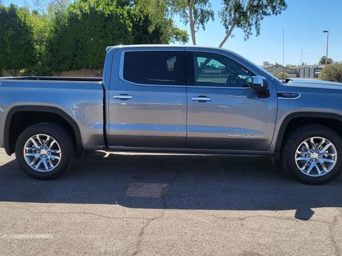 Used 2021 GMC Sierra 1500 SLT w/ X31 Off-Road Package AWD/4WD image 10