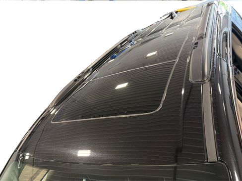 Used 2023 Chrysler Pacifica Limited FWD image 52