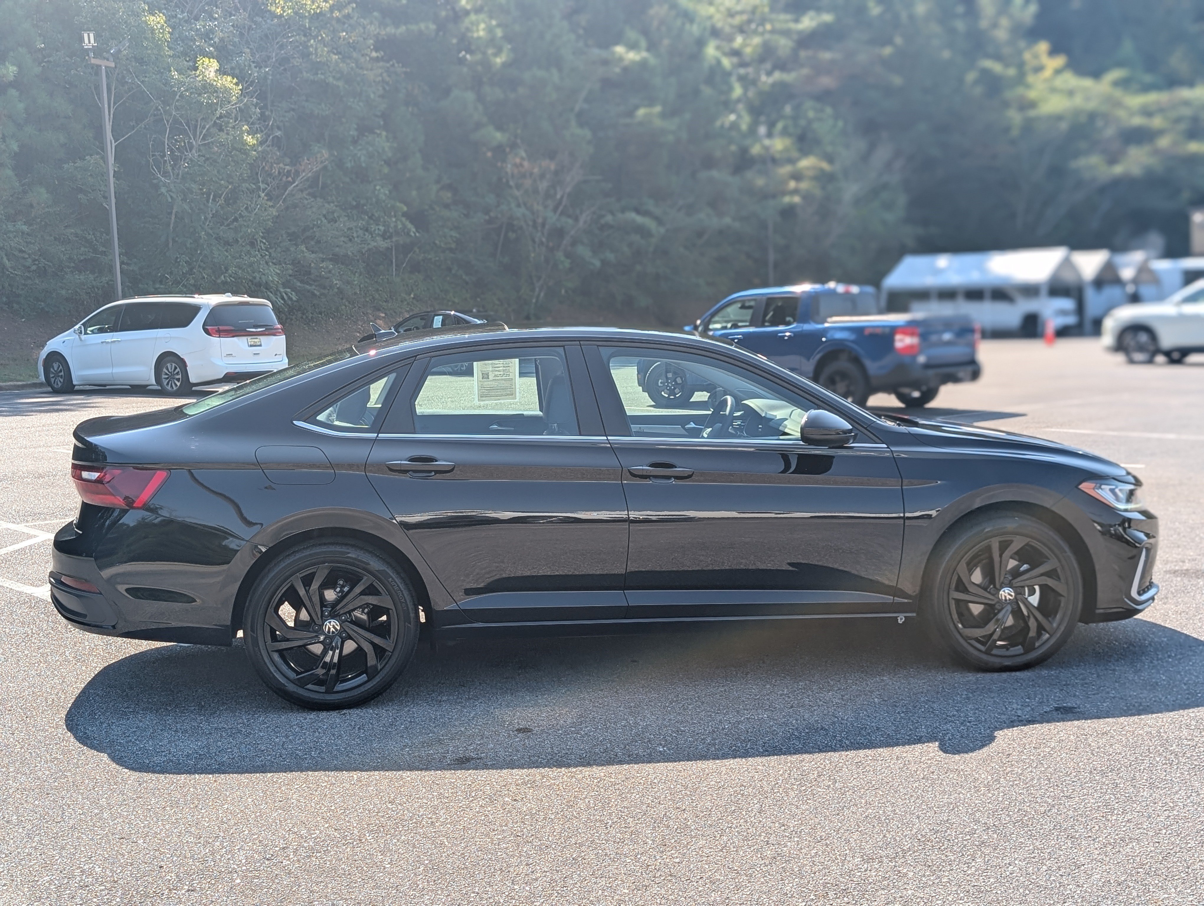 Used 2026 Volkswagen Jetta SE w/ Black Wheel Package FWD image 10