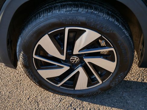 Certified 2024 Volkswagen Atlas SE image 15