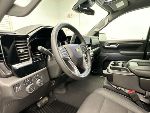 Certified 2025 Chevrolet Silverado 1500 LT w/ Work Truck Package AWD/4WD image 4