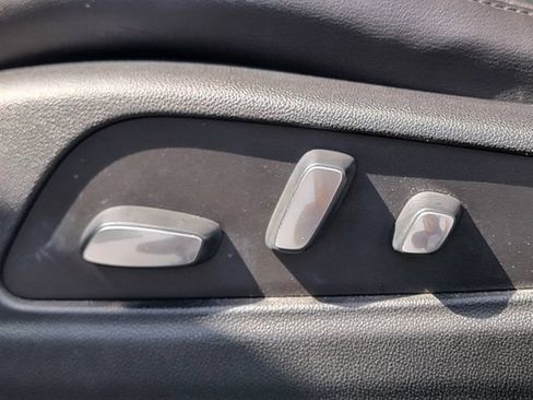 Used 2019 Cadillac XT5 Luxury FWD image 4