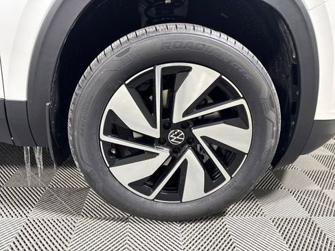 New 2026 Volkswagen Atlas SE image 11