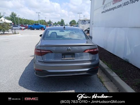 Used 2024 Volkswagen Jetta SE FWD image 5