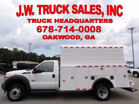 Used 2016 Ford F550 2WD Regular Cab Super Duty image 2