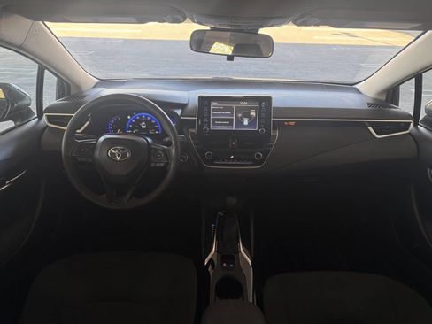 Used 2020 Toyota Corolla LE image 12