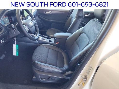 New 2025 Ford Escape SE image 29