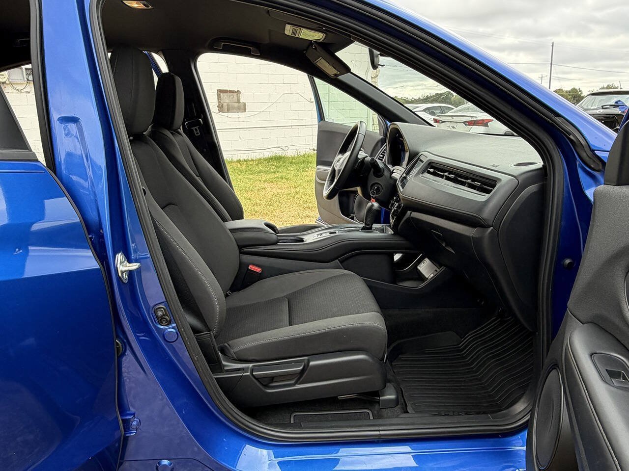Used 2021 Honda HR-V Sport image 26
