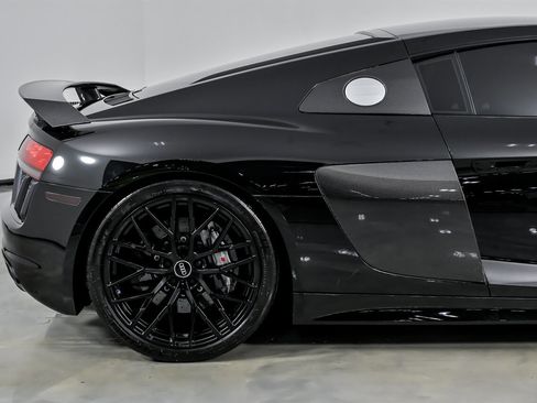 Used 2017 Audi R8 V10 plus image 12