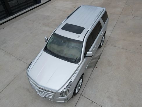 Used 2016 Cadillac Escalade Platinum AWD/4WD image 60