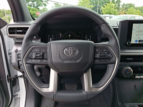 Certified 2026 Toyota 4Runner SR5 AWD/4WD image 22