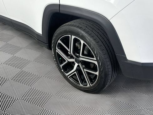 Certified 2025 Jeep Compass Limited AWD/4WD image 40