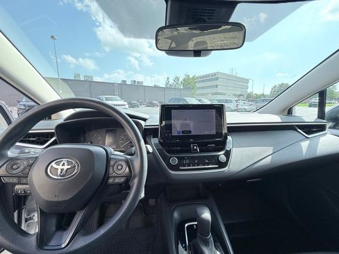 Used 2024 Toyota Corolla LE FWD image 17
