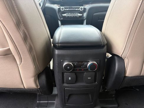 Used 2023 Ford Explorer Limited image 27