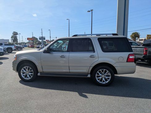 Used 2017 Ford Expedition Limited RWD image 7