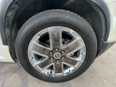 Used 2011 GMC Acadia Denali AWD/4WD image 10