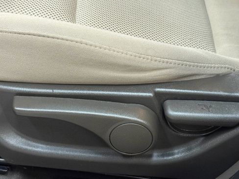 Used 2010 Hyundai Elantra SE image 18