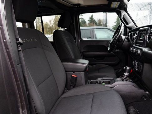 Used 2020 Jeep Wrangler Unlimited Sahara AWD/4WD image 24