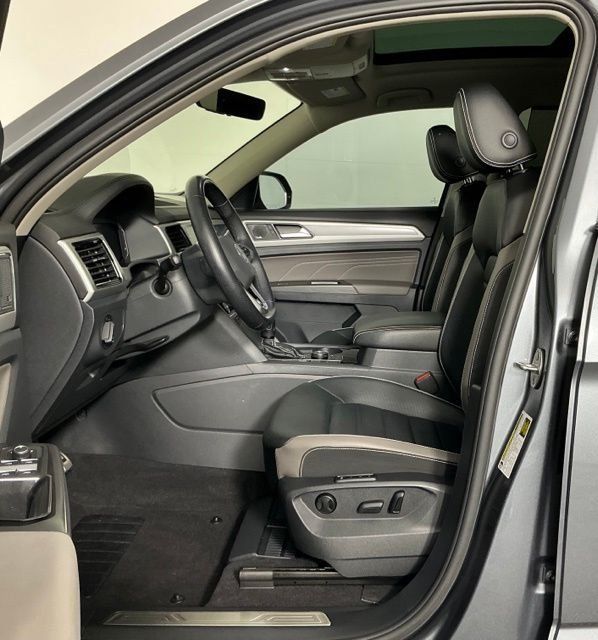 Used 2022 Volkswagen Atlas SEL Premium AWD/4WD image 9
