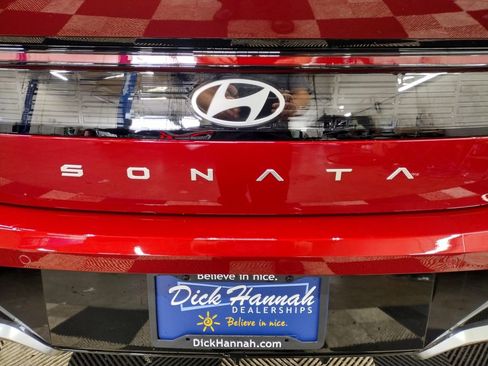 New 2025 Hyundai Sonata Limited image 16