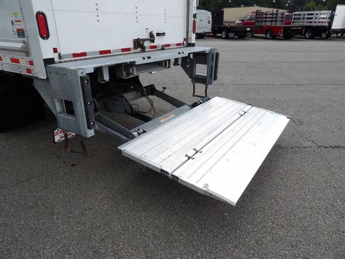 Used 2020 Isuzu NPR RWD image 34