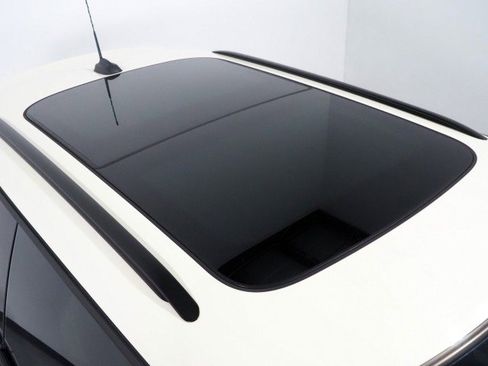 Used 2024 MINI Cooper SE w/ MINI Resolute Edition image 4