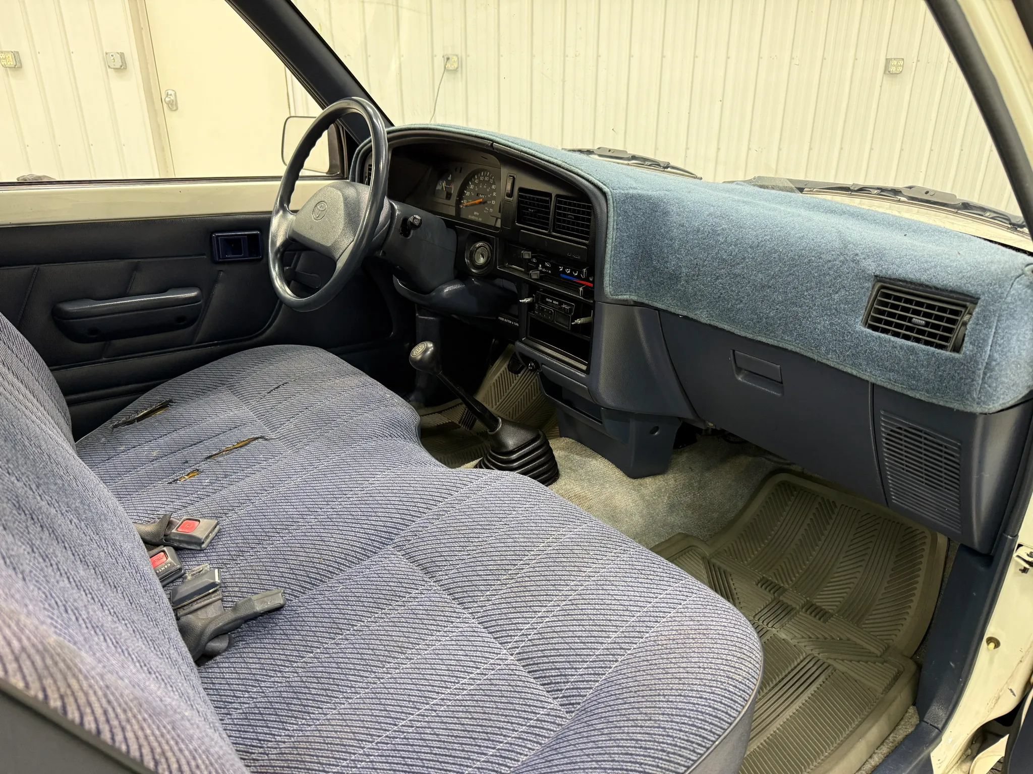 Used 1995 Toyota Pickup 2WD Regular Cab image 13
