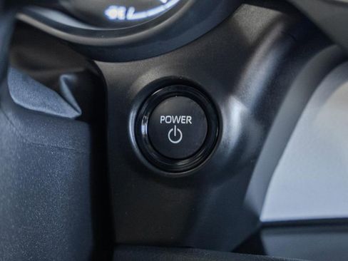 Used 2025 Toyota Sienna XLE image 24