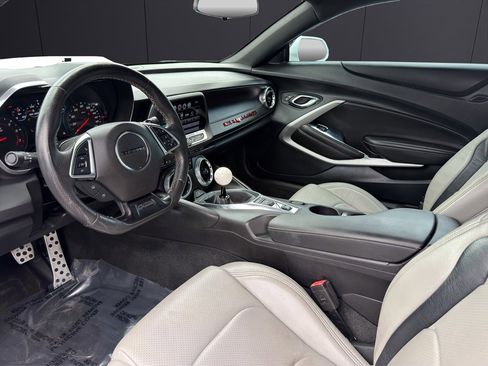 Used 2017 Chevrolet Camaro SS RWD image 12