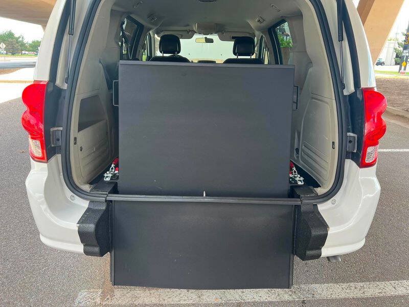 Used 2011 Dodge Grand Caravan FWD image 46