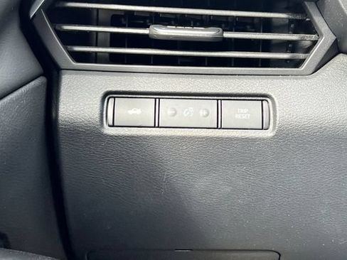 Used 2024 Nissan Altima 2.5 SV FWD image 34
