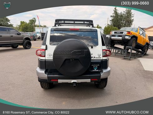 Used 2013 Toyota FJ Cruiser 4WD w/ Upgrade Pkg image 5