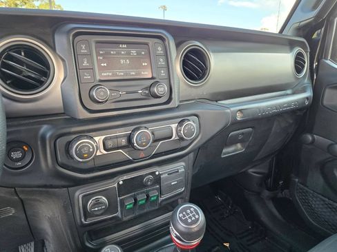 Used 2019 Jeep Wrangler Sport AWD/4WD image 21